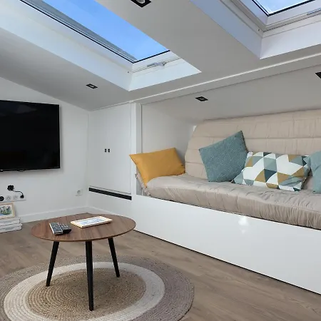 Daire Cosy And Bright Studio, Full Equipment, Earth Old Town